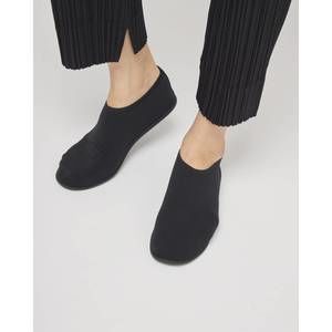 Soft Romaine Black Women's Slip-On Flats - Comfortable Everyday Loafers